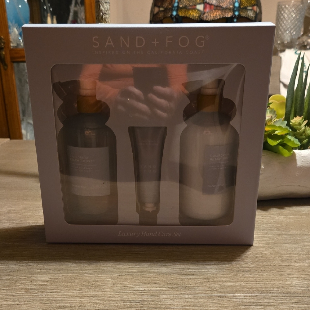 Sand &Fog Luxury Hand Care Set - Purple